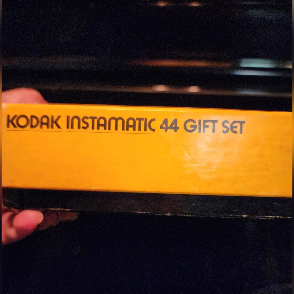 Vintage Kodak Instamatic 44 Camera in Original Box (B)